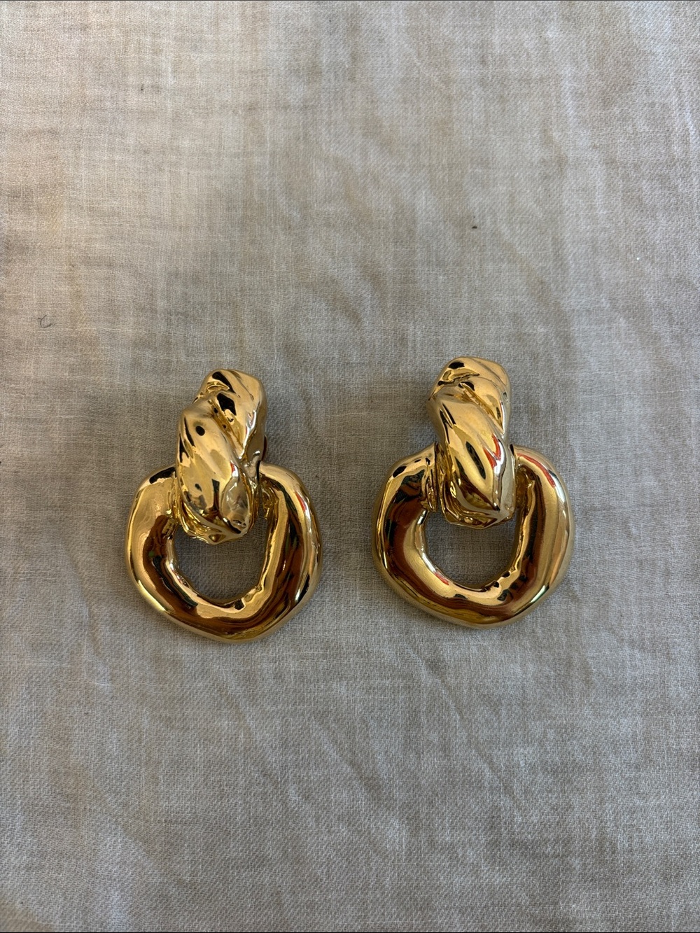 CINER GOLD LARGE DOOR KNOCKER CLIP ON EARRINGS
